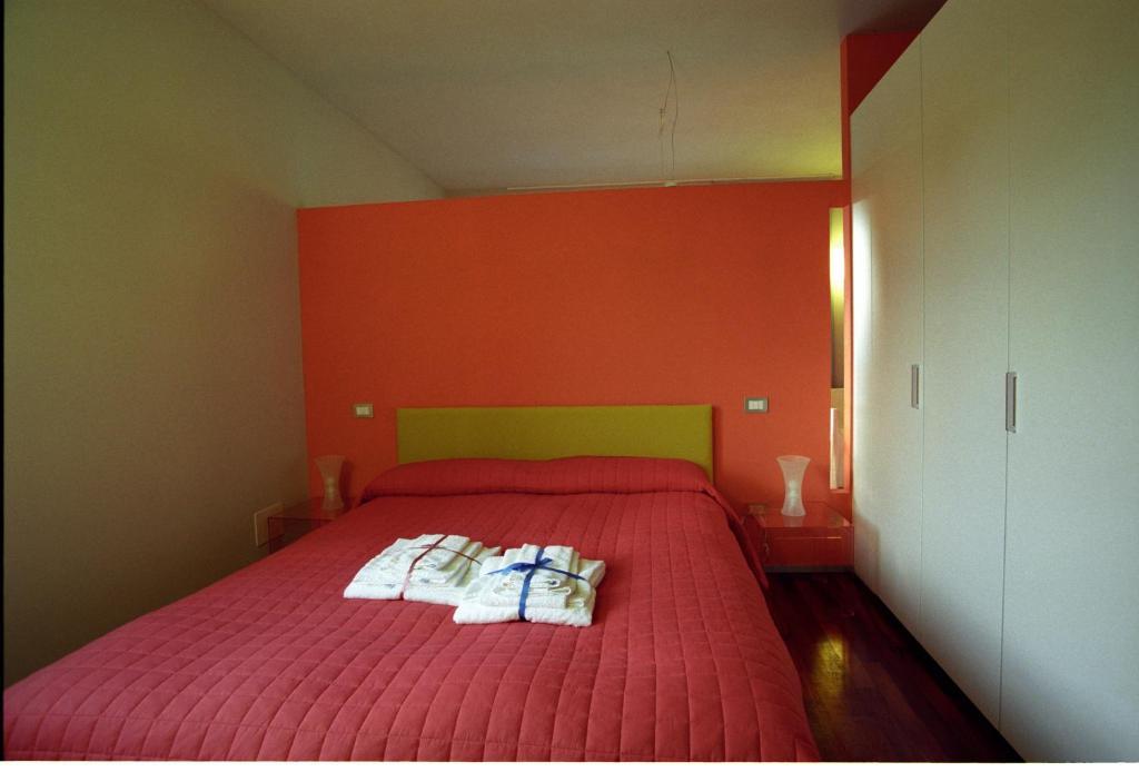 One-Bedroom Apartment,52778188:JPEG